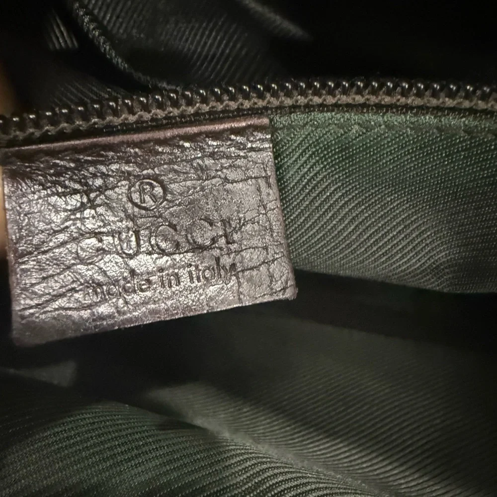 Gucci GG Supreme Crossbody Bag - Picture 13 of 16